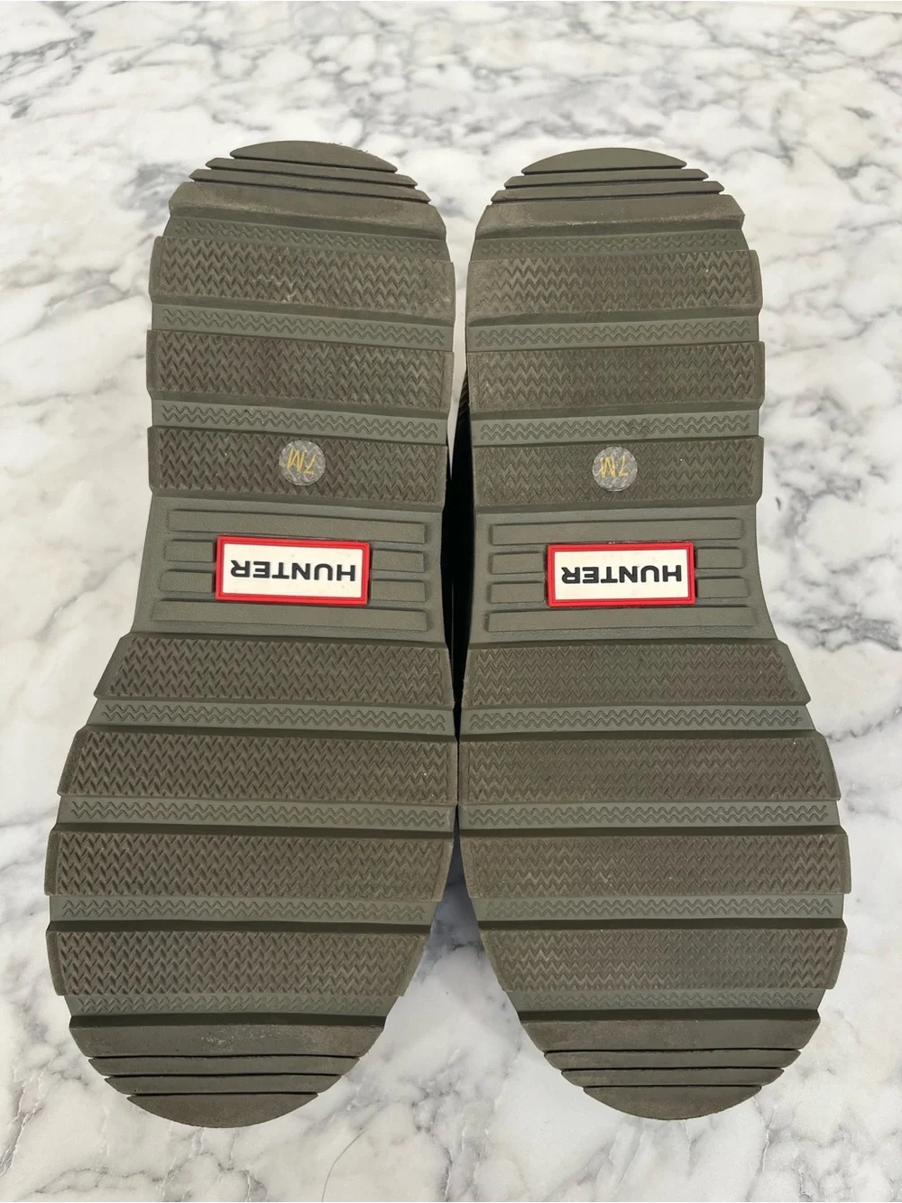 Hunter Askern Waterproof Suede Platform Bootie in Loch Olive Green Size 7